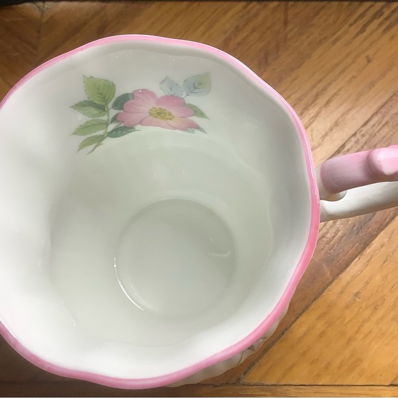 Elizabethan England Hand Decorated Bone China Pink Roses Teacup and S… - Picture 9 of 13